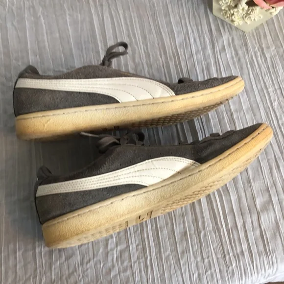 PUMA gray white low top size 9 suede tie up sneakers - Picture 5 of 10